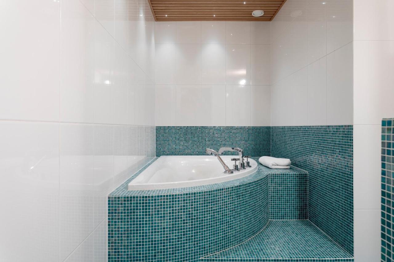 2Ndhomes Luxury Kamppi Center Apartment With Spa And Terrace Helsinki Extérieur photo
